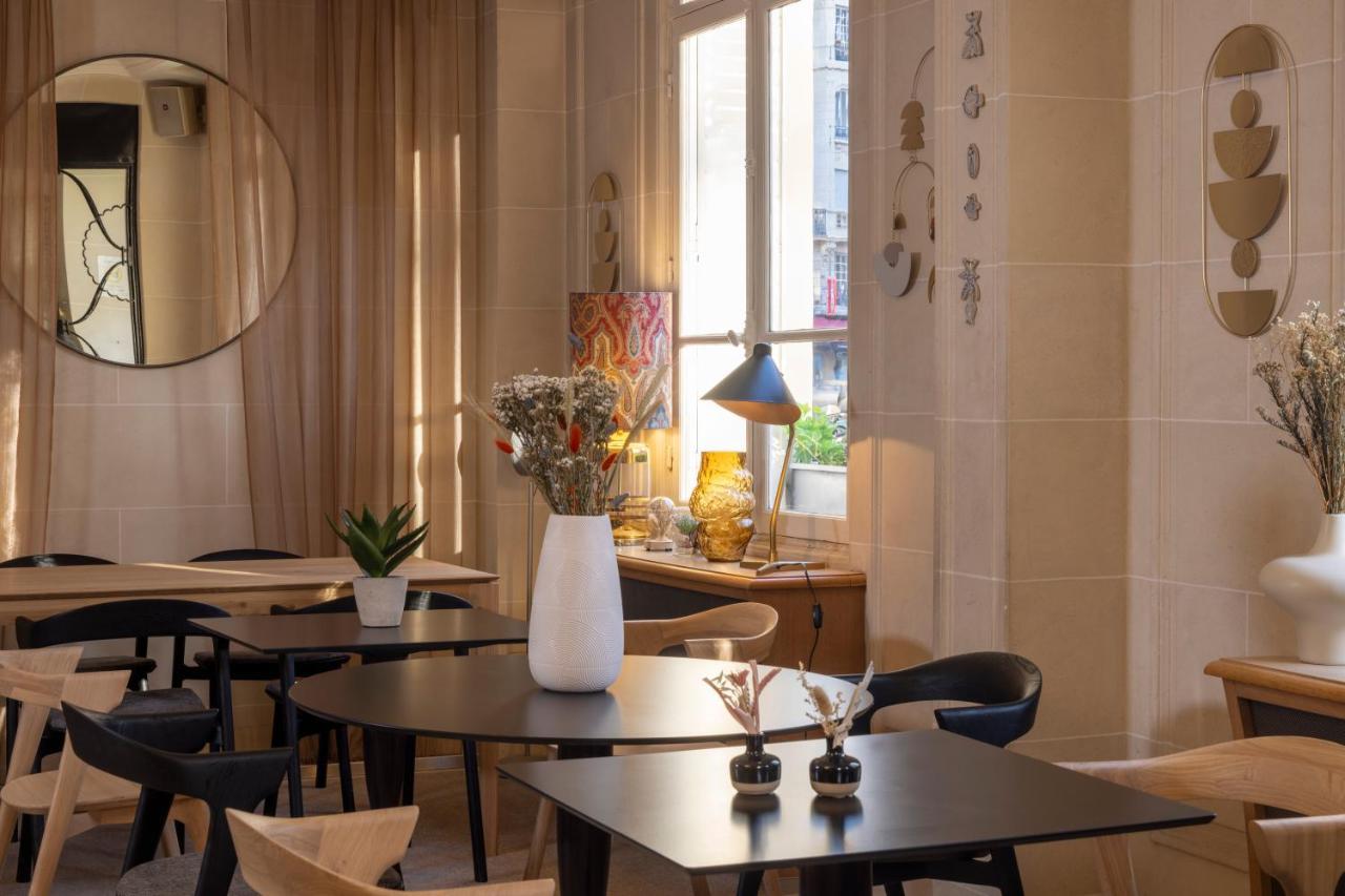 Hotel De Banville Paris Exterior photo