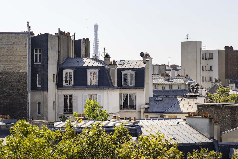 Hotel De Banville Paris Exterior photo